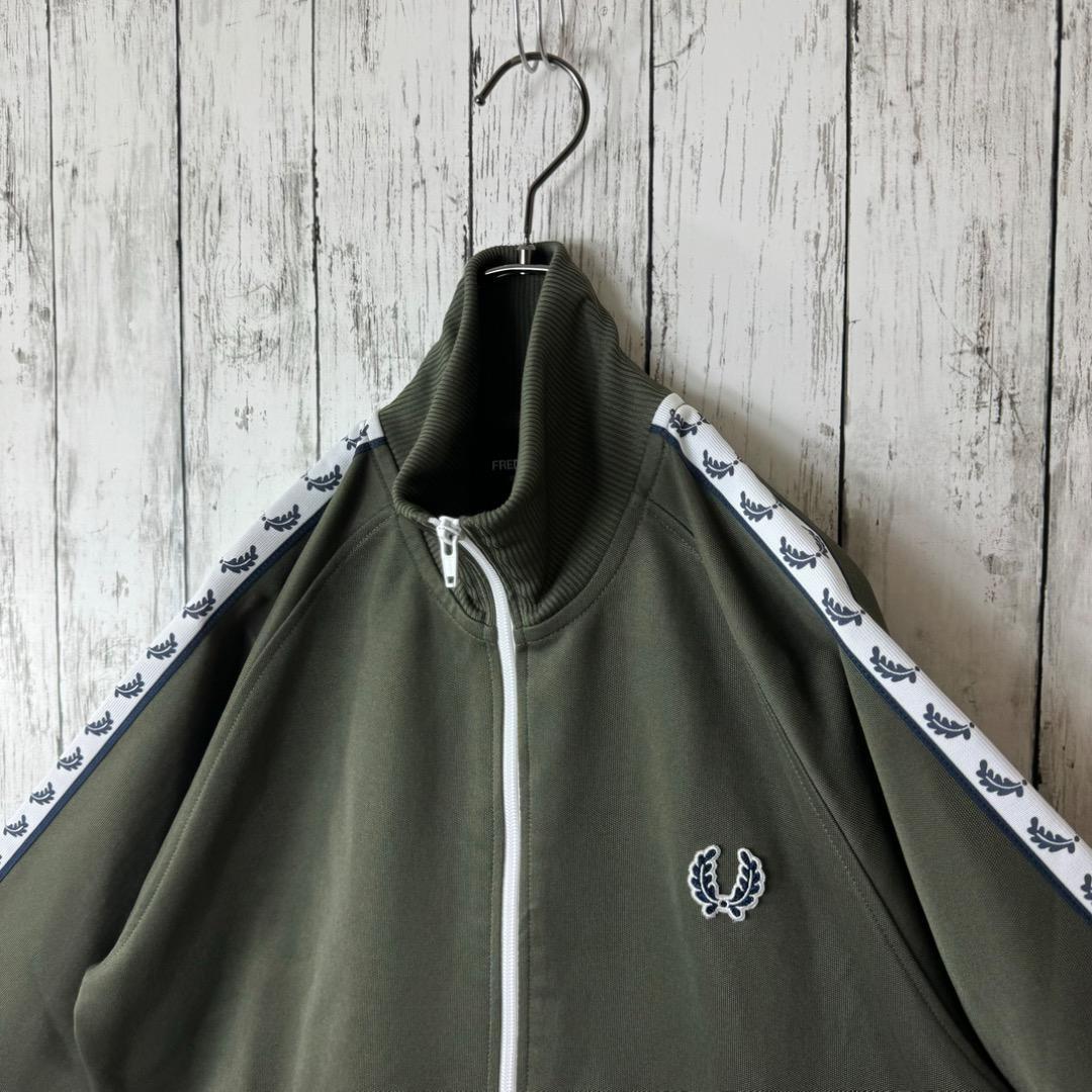FRED PERRY ジャージ オリーブグリーン Mサイズ - トップス FRED PERRY ジャージ オリーブグリーン Mサイズ - トップス
