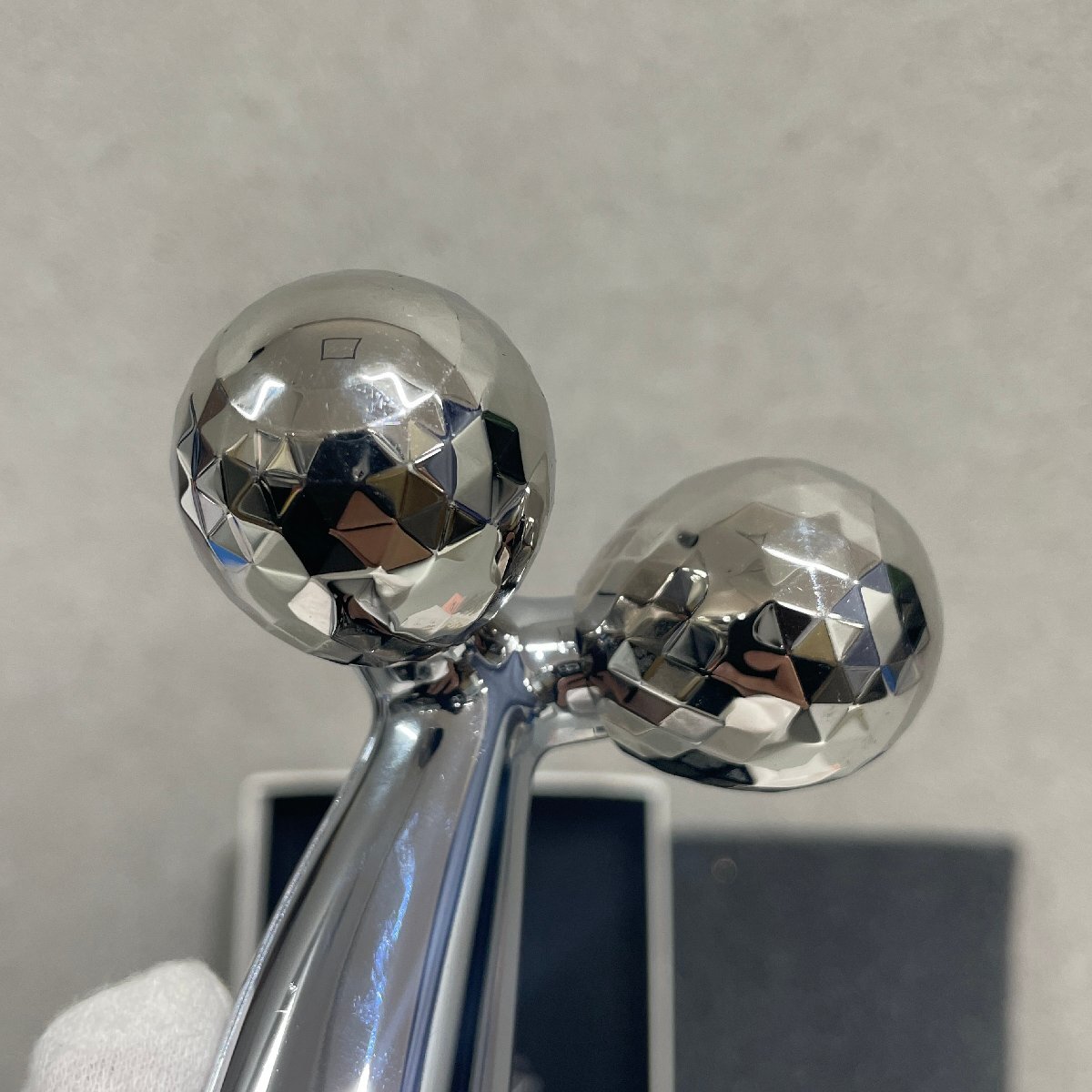 【31】良品 ReFa リファ カラットフェイス 美容ローラー 美顔器 保証書付 ギャランティーカード付 RF-CF1842B シルバー 美顔器 美容器 中古