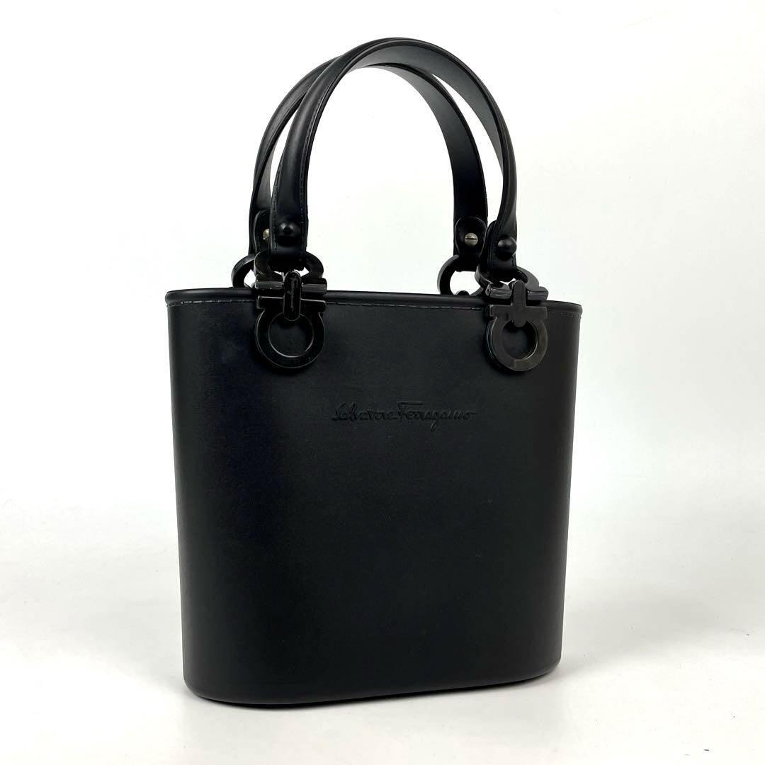 美品 Salvatore Ferragamo フェラガモ ラバーバッグ ダブル 美品 Salvatore Ferragamo フェラガモ ラバーバッグ ダブル