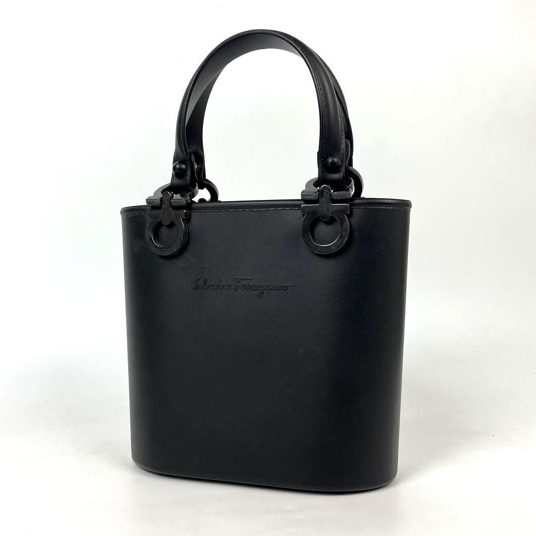美品 Salvatore Ferragamo フェラガモ ラバーバッグ ダブル 美品 Salvatore Ferragamo フェラガモ ラバーバッグ ダブル