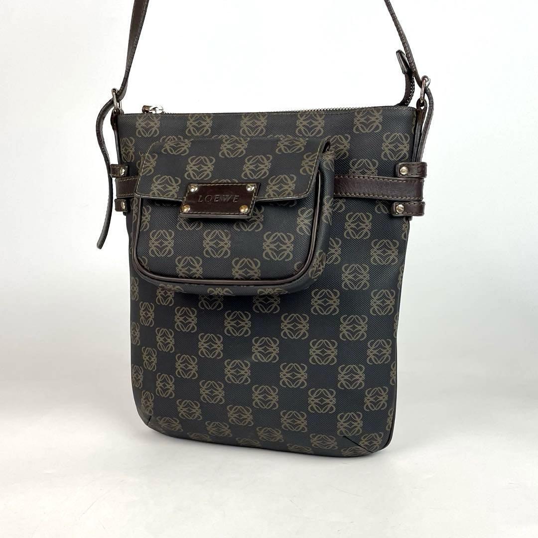美品 LOEWE ロエベ ショルダーバッグ アナグラム 総柄 ロゴ型 美品 LOEWE ロエベ ショルダーバッグ アナグラム 総柄 ロゴ型