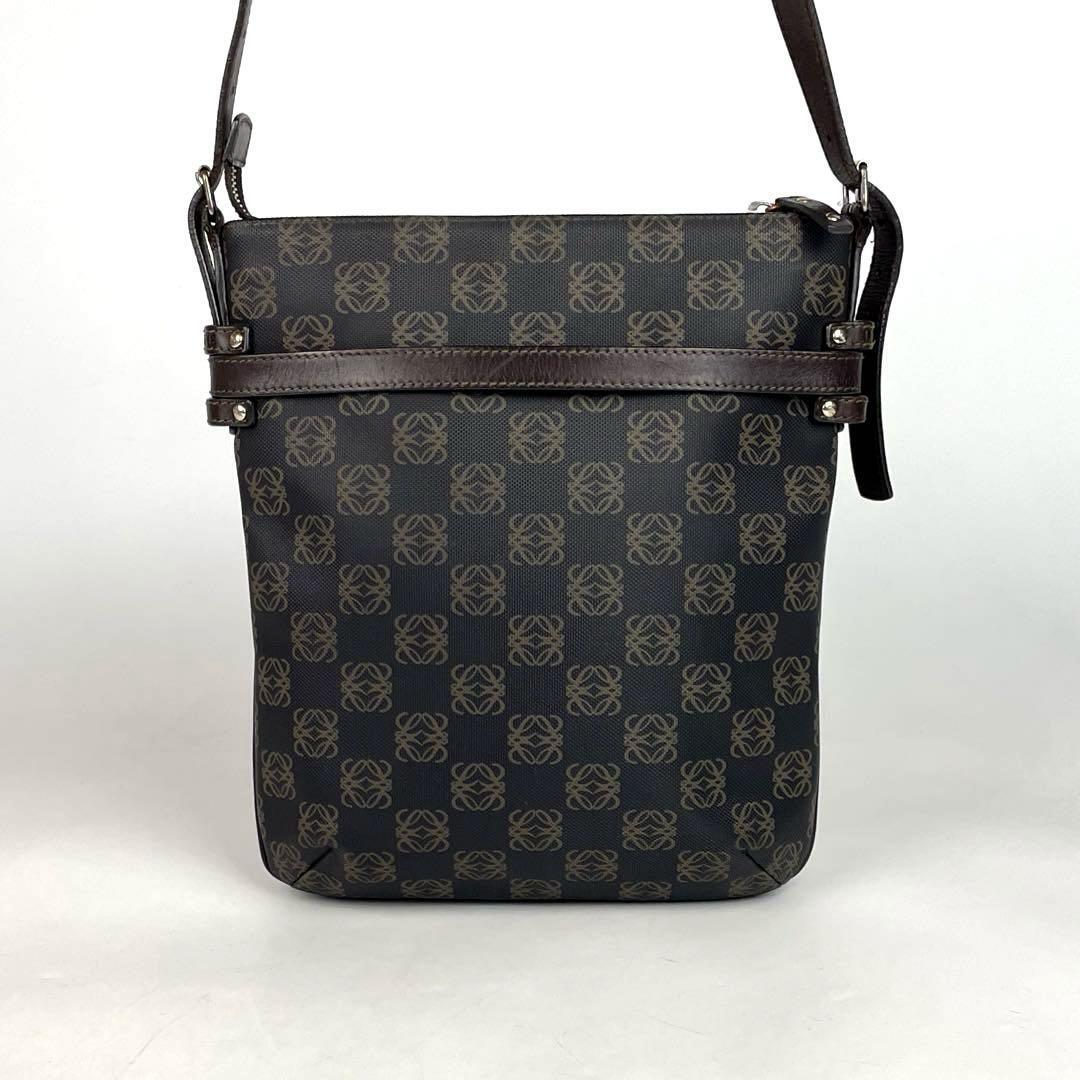 美品 LOEWE ロエベ ショルダーバッグ アナグラム 総柄 ロゴ型 美品 LOEWE ロエベ ショルダーバッグ アナグラム 総柄 ロゴ型