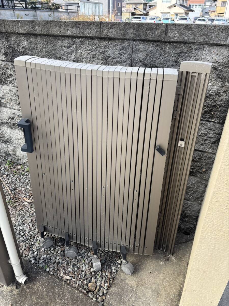 27132円 121398 三協立山アルミサッシ ゲート カムフィ 門柱付き 27132円 121398 三協立山アルミサッシ ゲート カムフィ 門柱付き