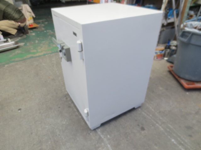 Yahoo!オークション - 中型耐火金庫/New Gold Safe/ダイヤル式 Yahoo!オークション - 中型耐火金庫/New Gold Safe/ダイヤル式