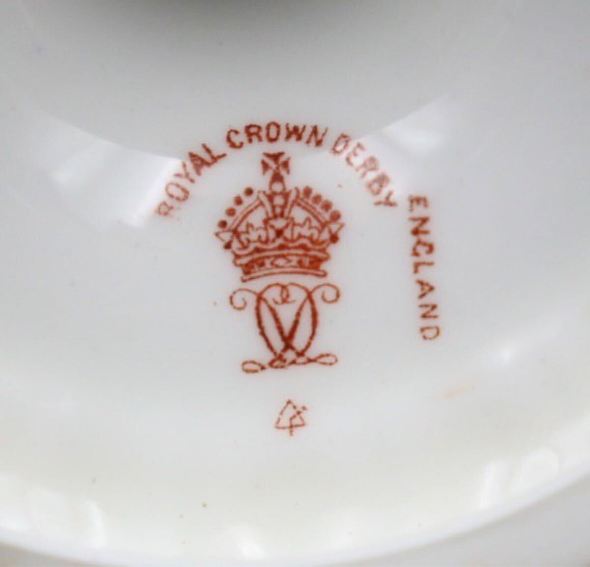 ロイヤルクラウンダービー ROYAL CROWN DERBY 瑠璃色絵 金彩 鳥 ロイヤルクラウンダービー ROYAL CROWN DERBY 瑠璃色絵 金彩 鳥