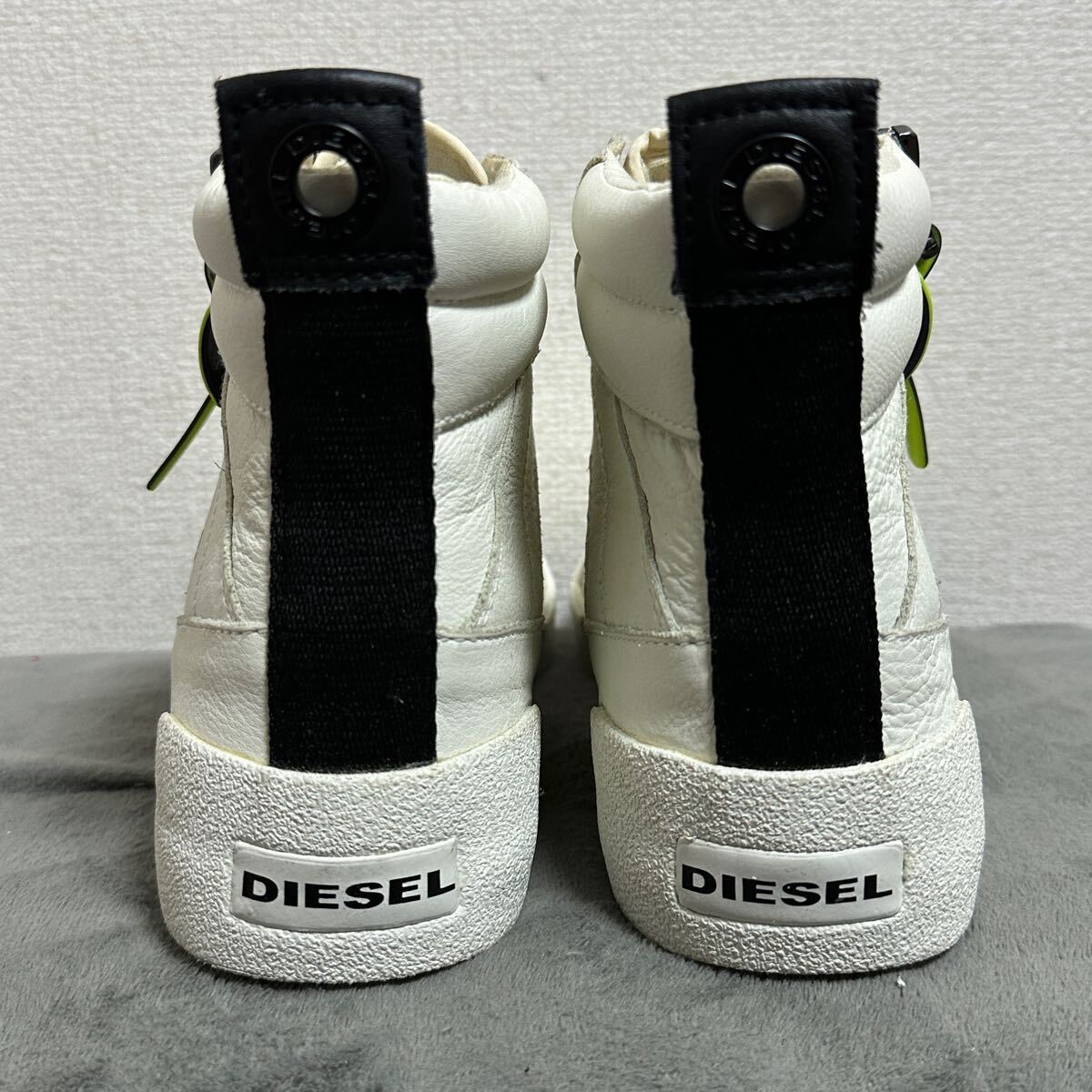 新品 未使用 箱あり ☆定価25,300円 DIESEL ディーゼル メンズ 28cm レザー ハイカット スニーカー ジップディティール 靴 ホワイト 白 08(男性用)|売買されたオークション情報、Yahoo!オークション(旧ヤフオク!) の商品情報をアーカイブ公開 - オークファン(aucfan.com) 新品 未使用 箱あり ☆定価25,300円 DIESEL ディーゼル メンズ 28cm レザー ハイカット スニーカー ジップディティール 靴 ホワイト 白 08(男性用)|売買されたオークション情報、Yahoo!オークション(旧ヤフオク!) の商品情報をアーカイブ公開 - オークファン(aucfan.com)