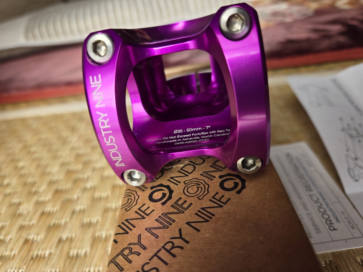 INDUSTRY NINE A35ステム パープル クランプ35Φ長さ50mm 中古品です INDUSTRY NINE A35ステム パープル クランプ35Φ長さ50mm 中古品です