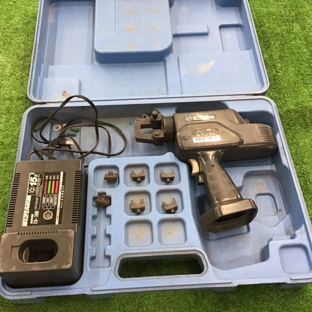 【ジャンク品】泉精機充電式圧着工具(本体+充電器＋コマ)　バッテリ無し　REC-60B