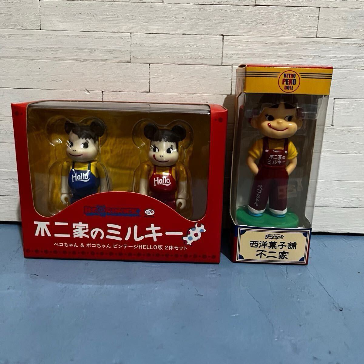 BE@RBRICK ペコちゃん&ポコちゃんビンテージ HELLO版 2体セット　限定レトロペコちゃん人形 ベアブリック ペコちゃんグッズ