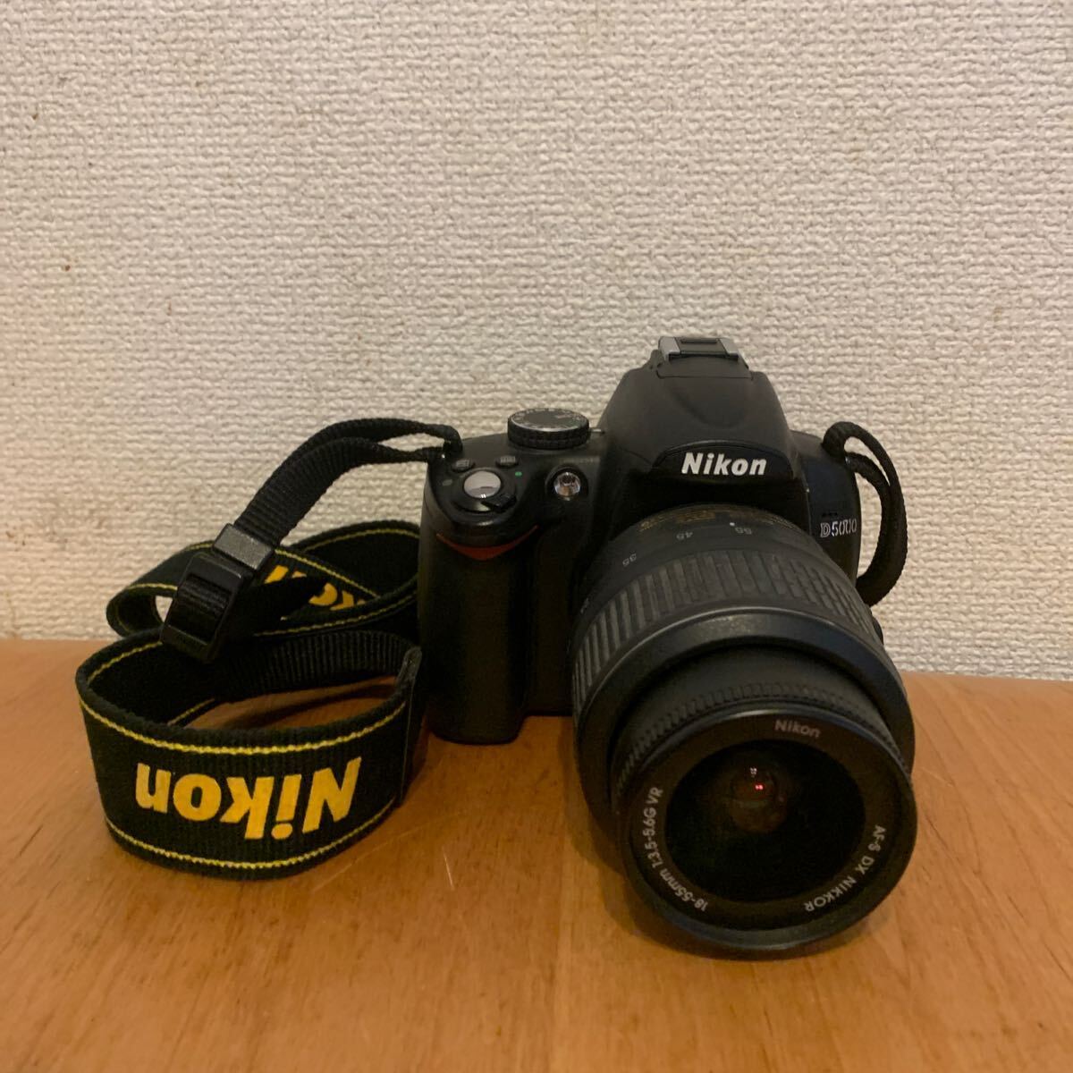 Nikon ニコン D5000 18-55 VR Kit AF-S DX NIKKOR 18-55mm f/3.5 Nikon ニコン D5000 18-55 VR Kit AF-S DX NIKKOR 18-55mm f/3.5