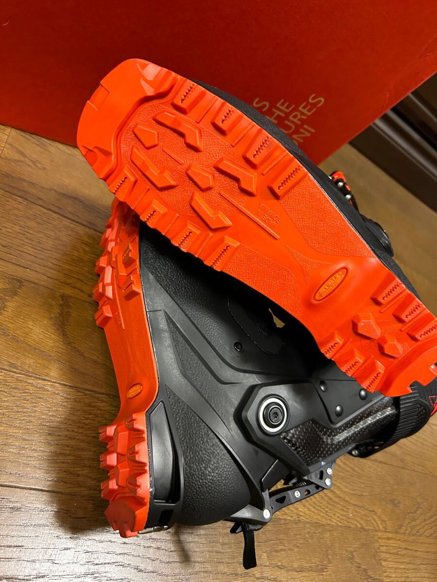未使用新品 スキーブーツ ATOMIC BACKLAND CARBON 未使用新品 スキーブーツ ATOMIC BACKLAND CARBON