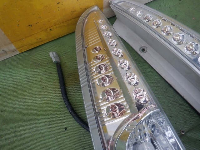 ホンダ ライフ 　社外品　テールランプ　左右セット　H19　JB5　33501-SFA-J81