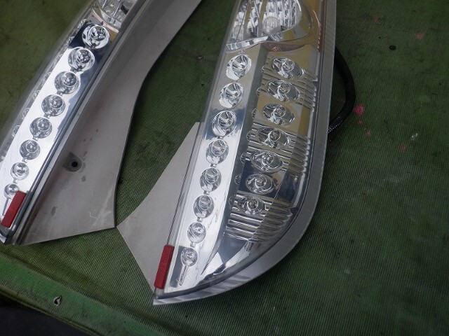 ホンダ ライフ 　社外品　テールランプ　左右セット　H19　JB5　33501-SFA-J81
