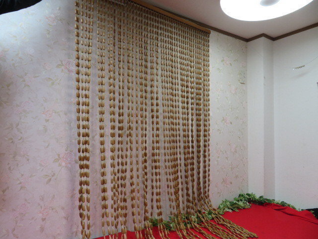 【AA1801/16】昭和レトロ♪　ビーズのれん　珠のれん　ウッドビーズ　幅120×長さ200ｃｍ