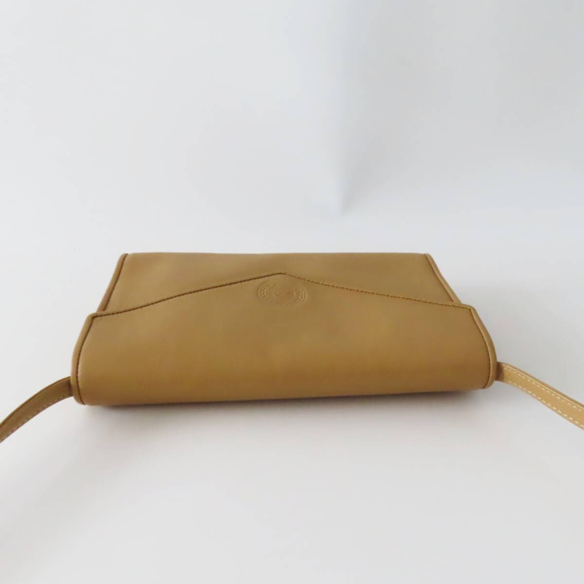 T11-k794 LONGCHAMP ロンシャン ロゴ フラップ レザ―ショルダーバッグ ベージュ
