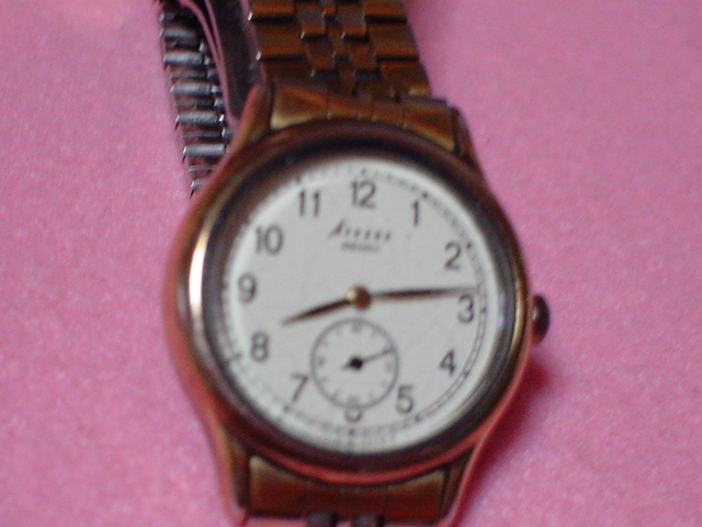 SEIKO　AVENUE　女性用腕時計　ホワイト　JAPAN