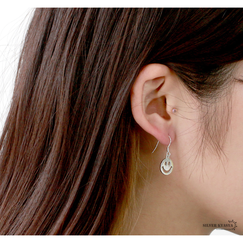 両耳用2點(diǎn)セット スマイルマークピアス シルバー925 フックピアス シルバー 金屬アレルギーフリー 18G
