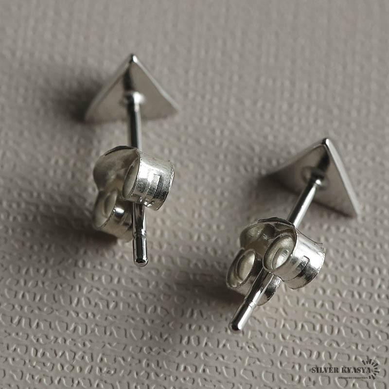 三角ピアス 小ぶりピアス シルバー925 スタッドピアス 両耳用 2點セット 三角 図形 小さめ スタッズ シルバー 金屬アレルギーフリー