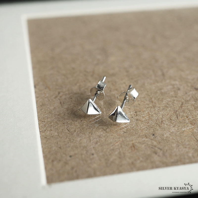 三角ピアス 小ぶりピアス シルバー925 スタッドピアス 両耳用 2點セット 三角 図形 小さめ スタッズ シルバー 金屬アレルギーフリー
