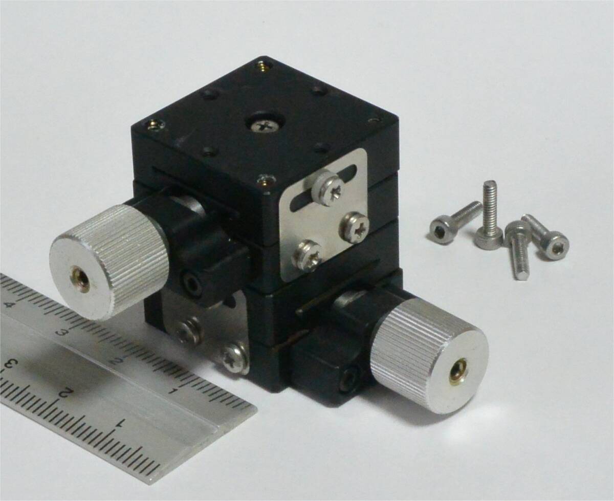 ★ 駿河精機(jī)　B08-2　XY軸ステージ　□25mm　アリ式　ストローク±5mm　ネジ送り　美品　動作確認(rèn)　②?。ㄋ土?30円～）検）中央精機(jī)