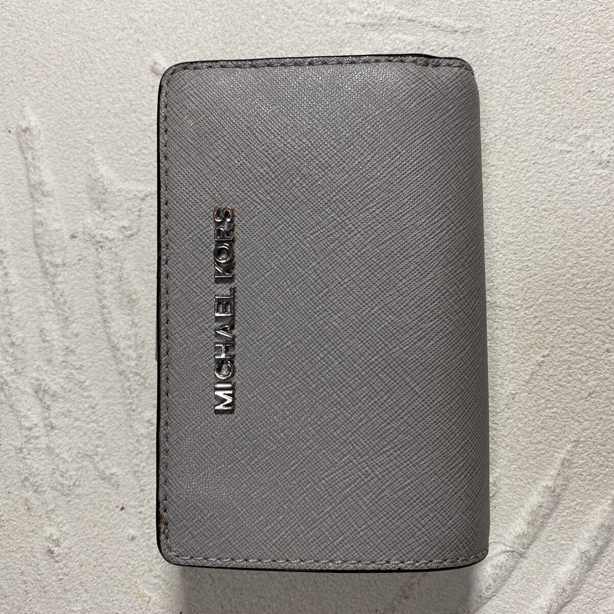 MICHAEL KORS マイケルコース　二つ折り財布　グレー　ウォレットレディース
