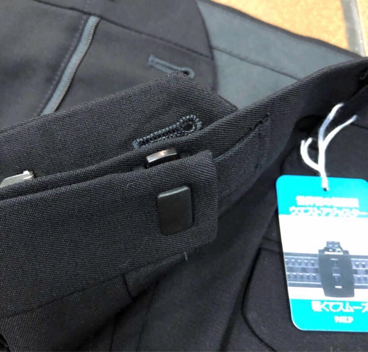 新品☆未使用【BE3 S相当★希少サイズ】2Bシングルスーツ 礼服 メンズスーツ ブラックフォーマル 背抜き 冠婚葬祭 喪服 黒 アジャスター_画像9