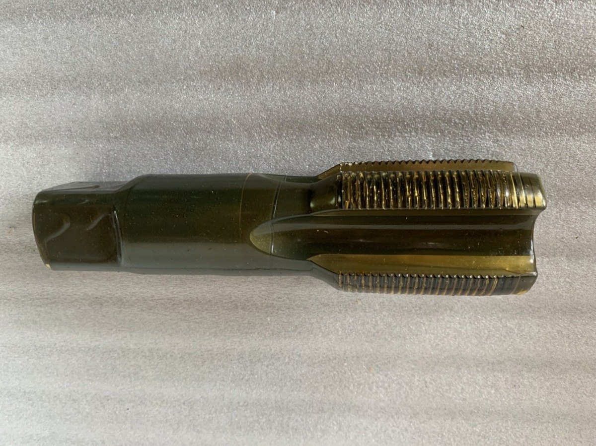 【未使用品】ハンドタップ　型式：2'1/2-8 中
