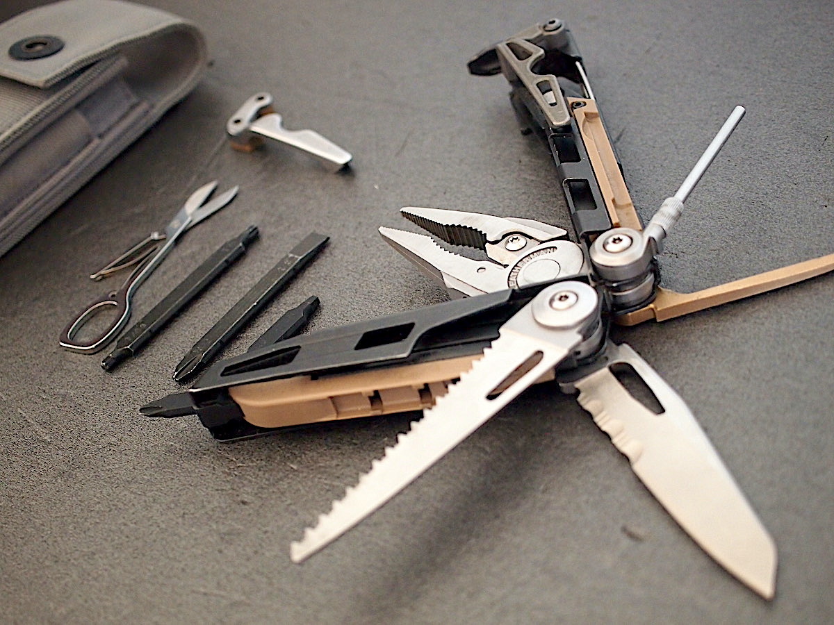 レア 廃盤モデル レザーマン LEATHERMAN MUT ステンレス レア 廃盤モデル レザーマン LEATHERMAN MUT ステンレス