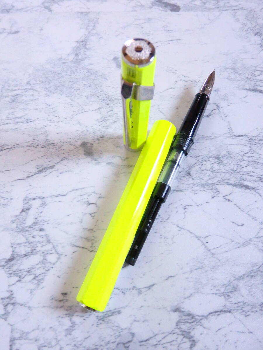 ◆【送料230円】【新品?未使用】カランダッシュ 萬年筆 849コレクション イエロー ペン先：M