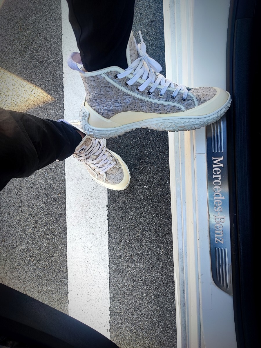 良品 DIOR ディオール スニーカー StockXにて21万5100円のレア 良品 DIOR ディオール スニーカー StockXにて21万5100円のレア