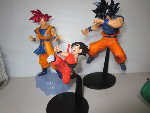 ドラゴンボール　孫悟空フィギュア　３種セット　　24/12M(4)12-31