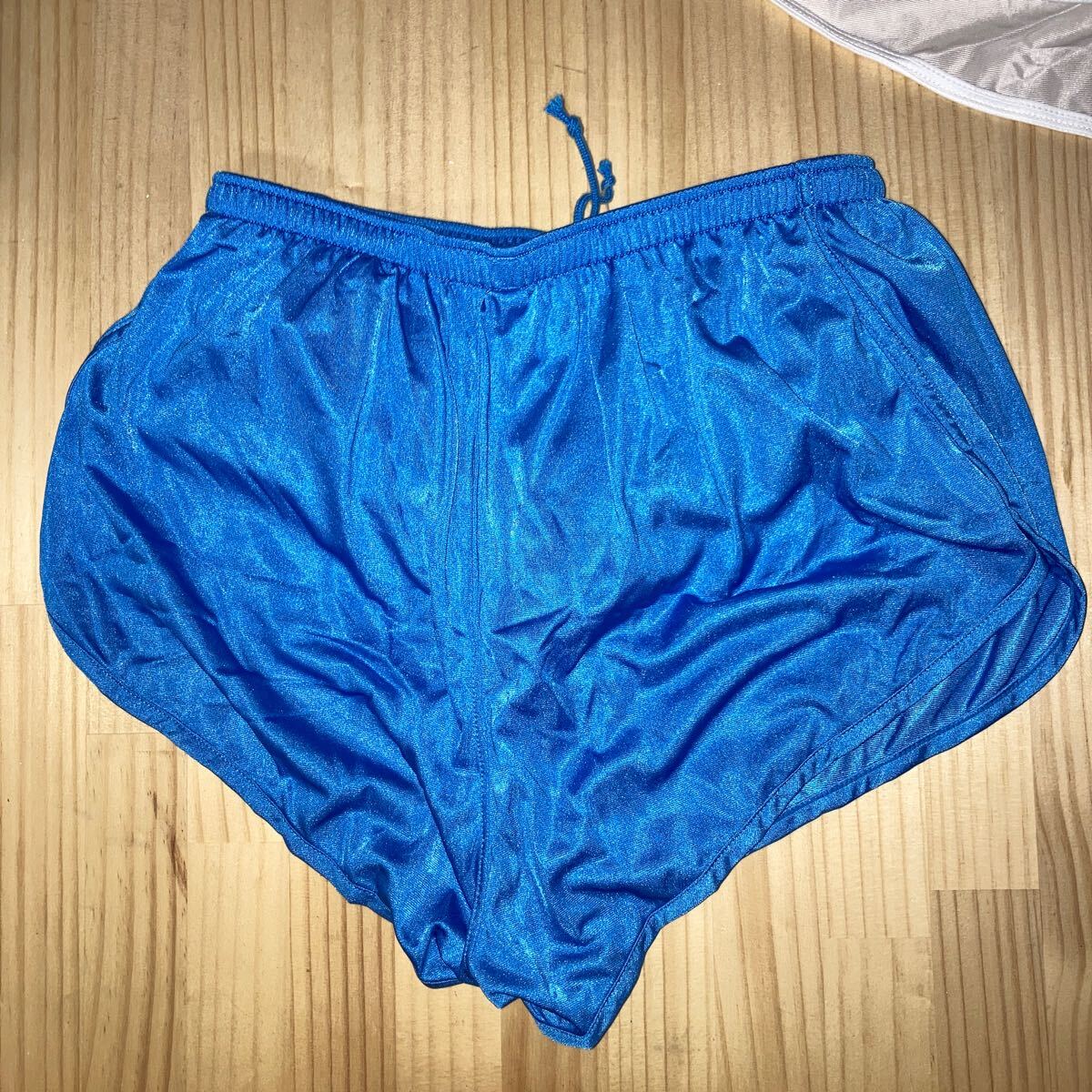 新品 タグ付き アシックス パウ Mサイズ ランニングパンツ 新品 タグ付き アシックス パウ Mサイズ ランニングパンツ