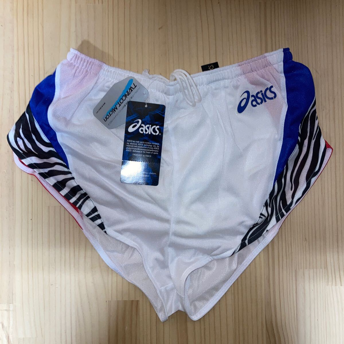新品 タグ付き アシックス Oサイズ ランニングパンツ ショート 新品 タグ付き アシックス Oサイズ ランニングパンツ ショート