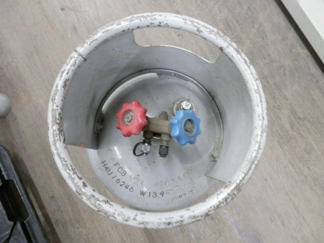 フロン回収ボンベ FC3 V21 冷媒回収容器 空容器 ※試運転動画あり フロン回収ボンベ FC3 V21 冷媒回収容器 空容器 ※試運転動画あり