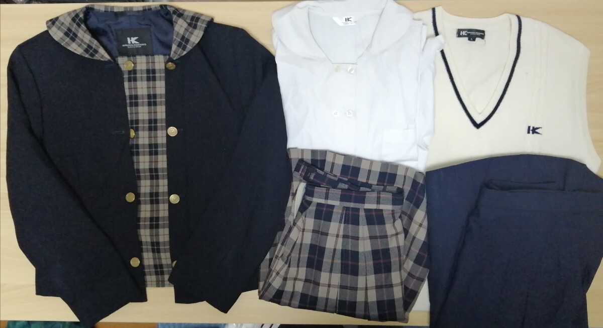 岡山県[明誠学院高校]女子制服 HIROKO KOSHINO 冬服セーラー服+