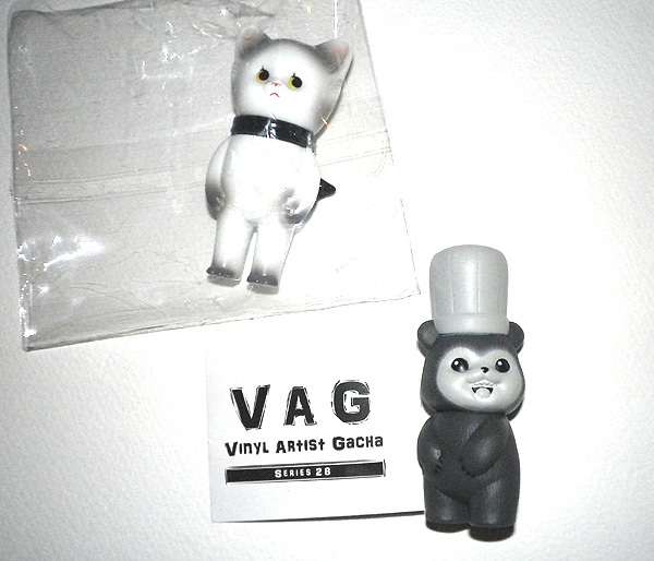 VAG 38 コジカトイズ 猫 NEKO 白 ＋SERIES28 こぐまのケーキ屋さん グレー　メディコムトイ ガチャ