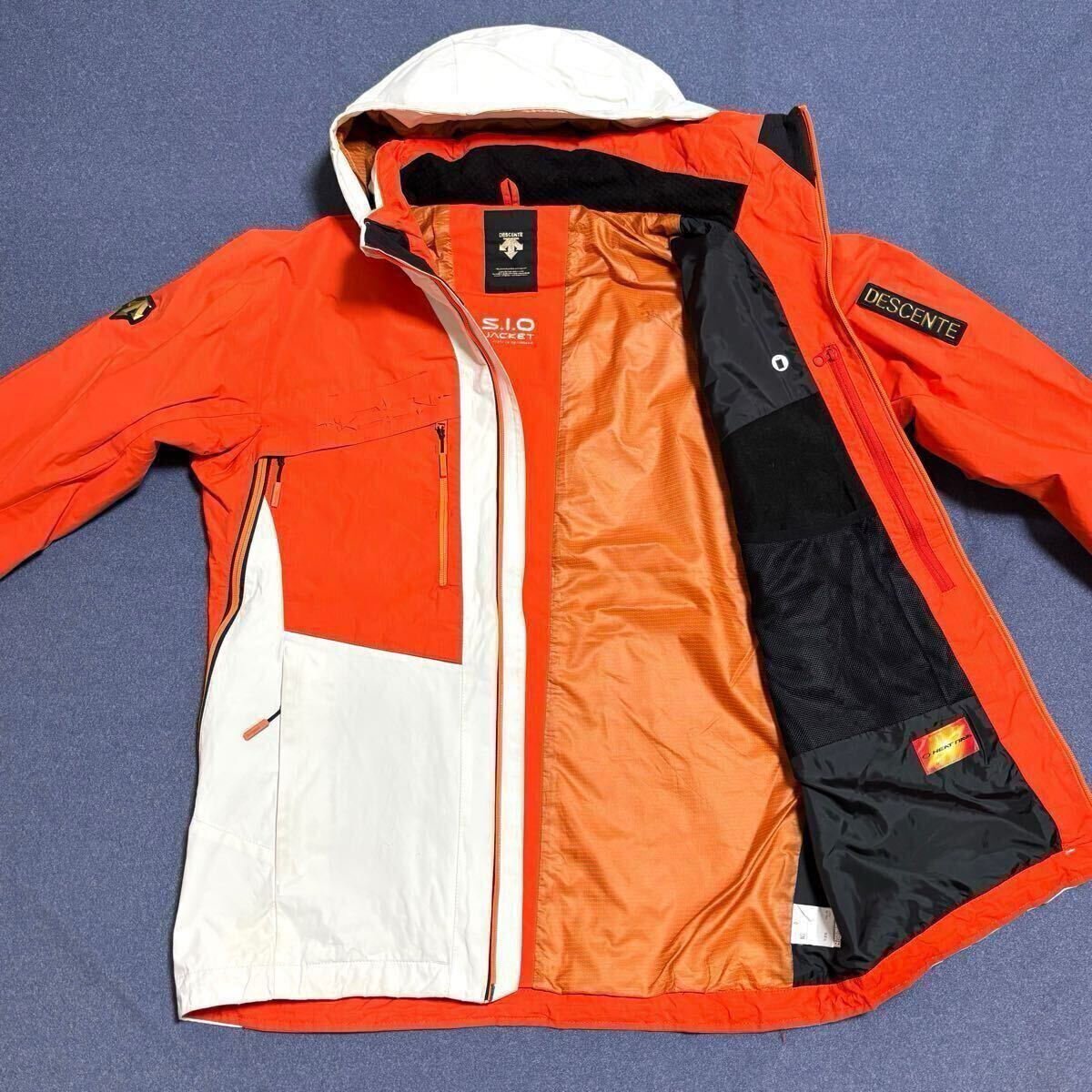 DESCENTE S.I.O JACKET DM-7101 デサントメイトチームウェア DESCENTE S.I.O JACKET DM-7101 デサントメイトチームウェア