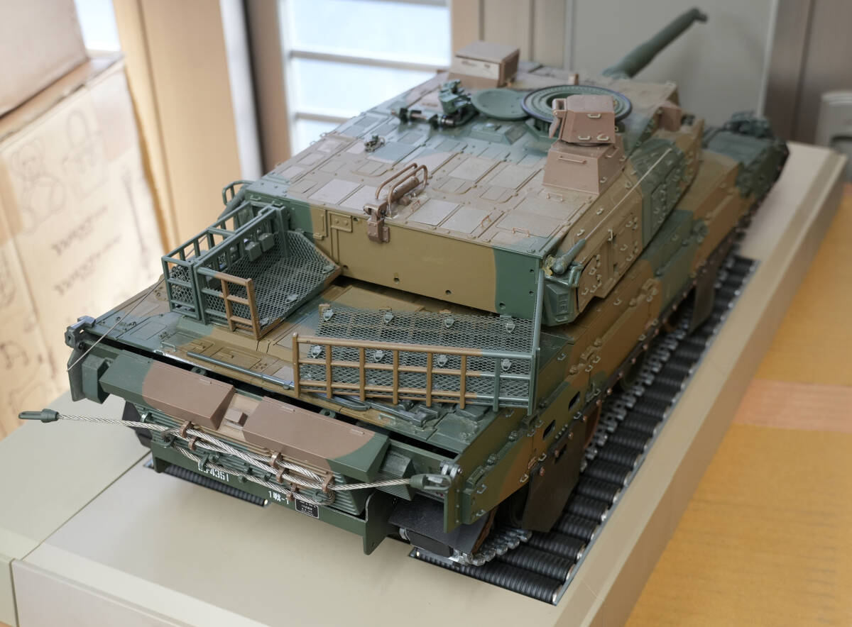 Yahoo!オークション - ジャンク アシェット 10式戦車をつくる 完成品 Yahoo!オークション - ジャンク アシェット 10式戦車をつくる 完成品