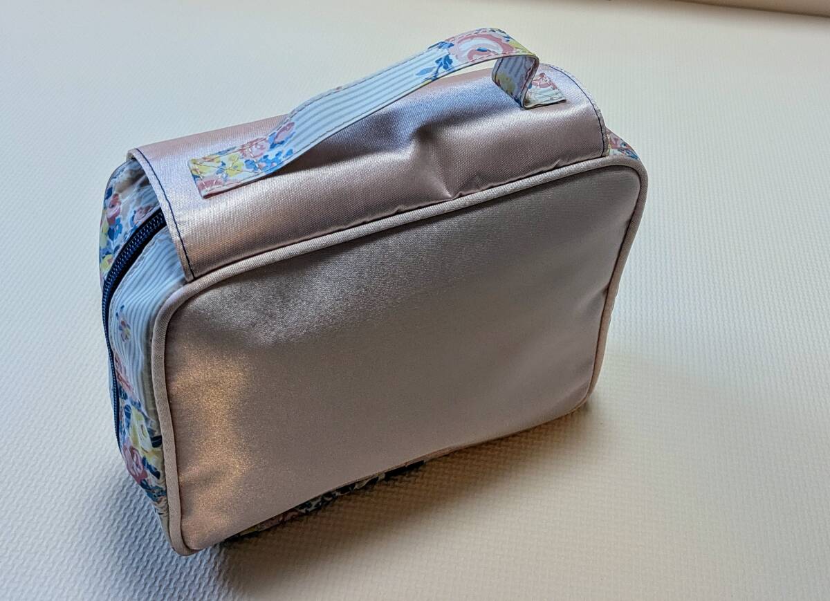 ★未使用★　ジェラートピケ　トラベルポーチ　／　ハンギングマルチポーチ　／ 　吊り下げ可　仕分けバック　gelato Pique　_画像9