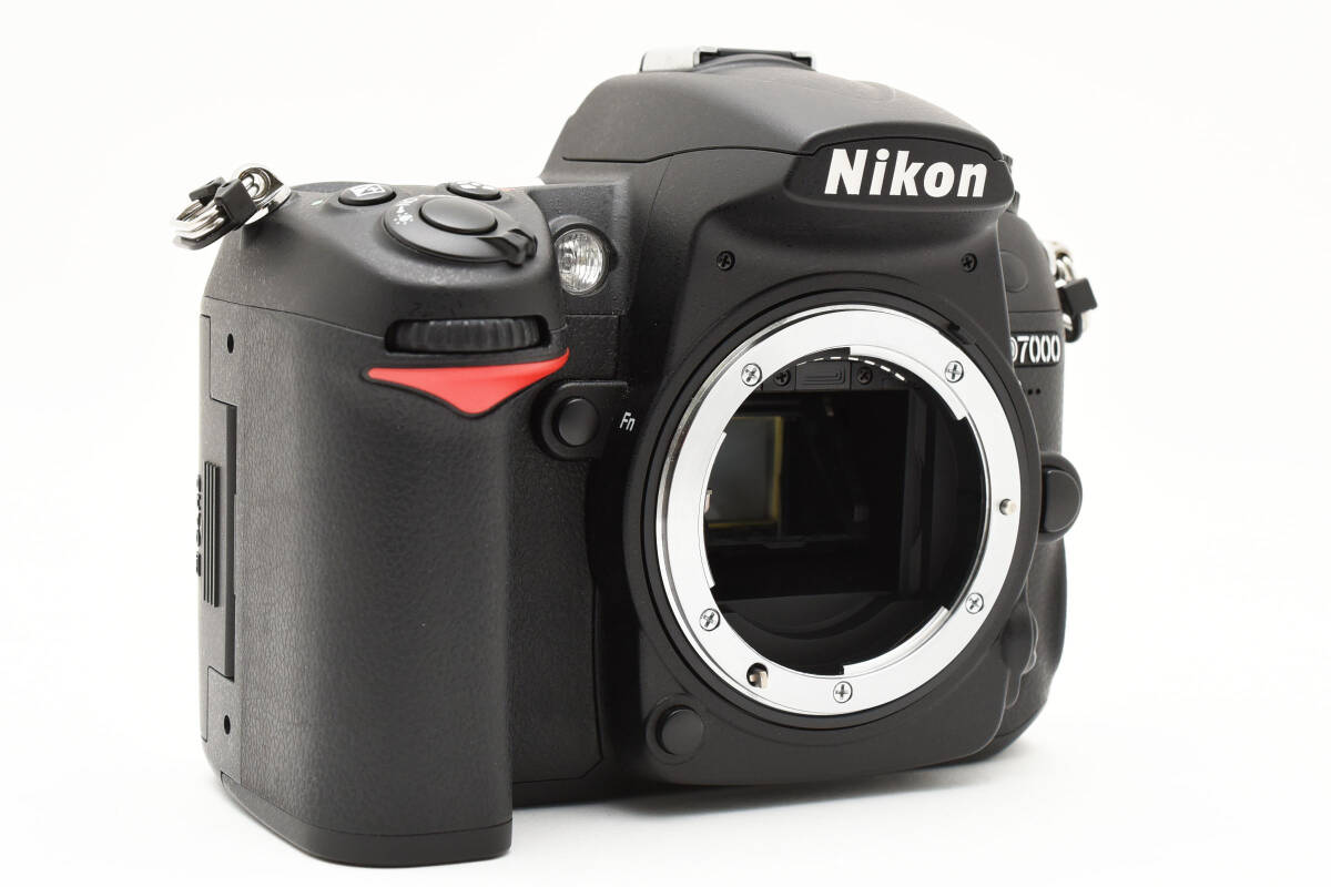 ☆極上美品☆ NIKON ニコン D7000 ボディ ショット数4637回 ☆極上美品☆ NIKON ニコン D7000 ボディ ショット数4637回