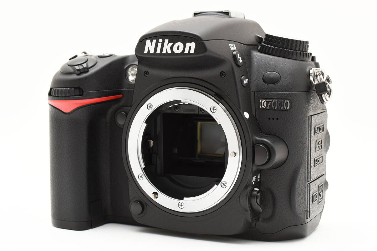 ☆極上美品☆ NIKON ニコン D7000 ボディ ショット数4637回 ☆極上美品☆ NIKON ニコン D7000 ボディ ショット数4637回