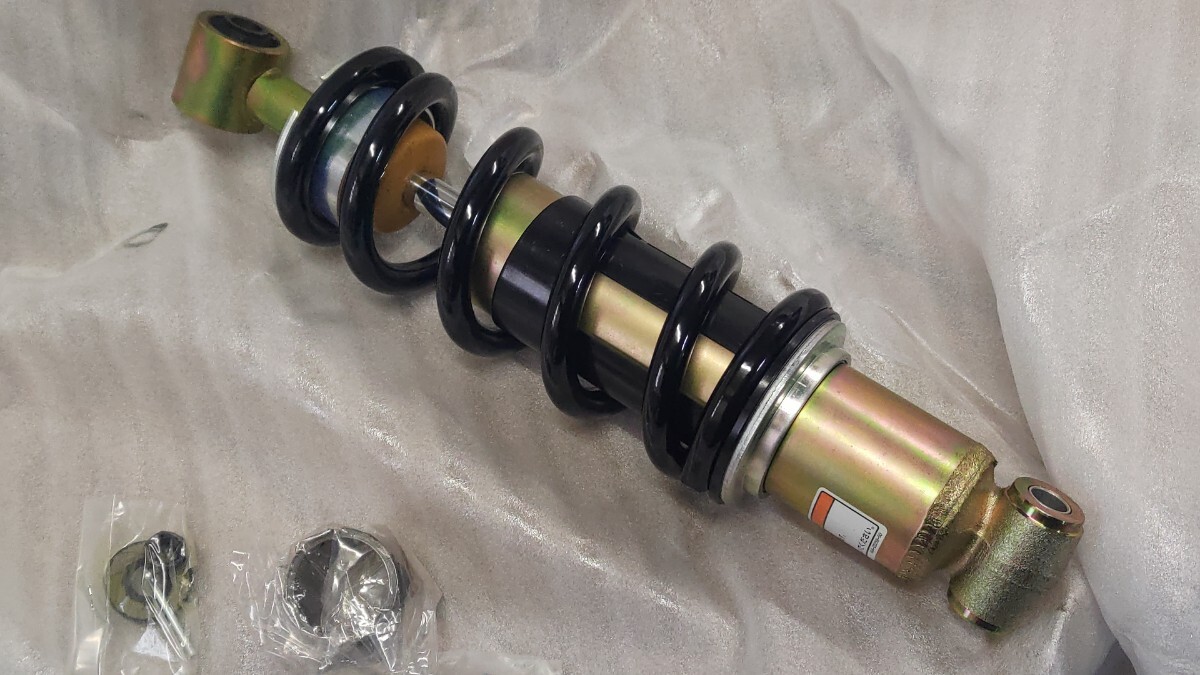TW200 2JL/DG07J 純正リアサスペンション リコール対策品 黒/金 TW200 2JL/DG07J 純正リアサスペンション リコール対策品 黒/金
