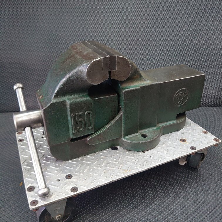 ERON ナベヤ 大型 150mm 丸胴 万力 ◇ バイス クランプ(バイス ERON ナベヤ 大型 150mm 丸胴 万力 ◇ バイス クランプ(バイス