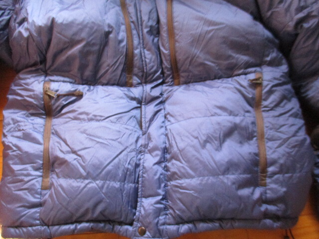 人気モデル　MOUNTAIN EQUIPMENT　ダウンジャケット　Ｓサイズ　防寒　フード付き　マウンテンイクイップメント　アウトドア　411139