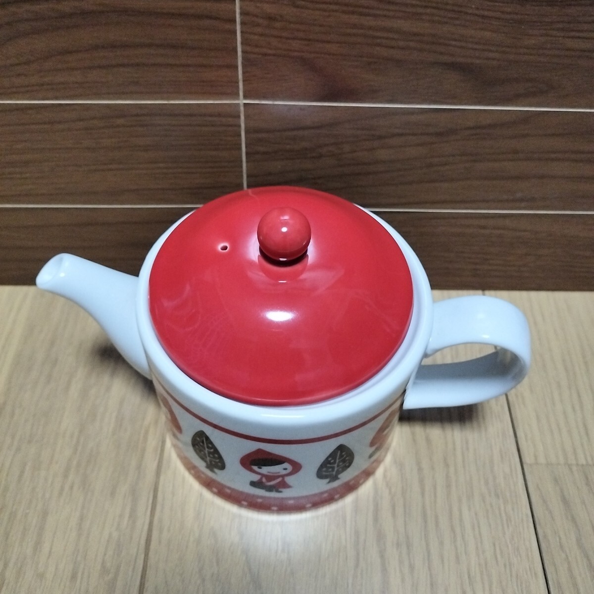 otogicco≪ティーポット 1個≫陶器製 オトギッコ 赤ずきん otogicco≪ティーポット 1個≫陶器製 オトギッコ 赤ずきん