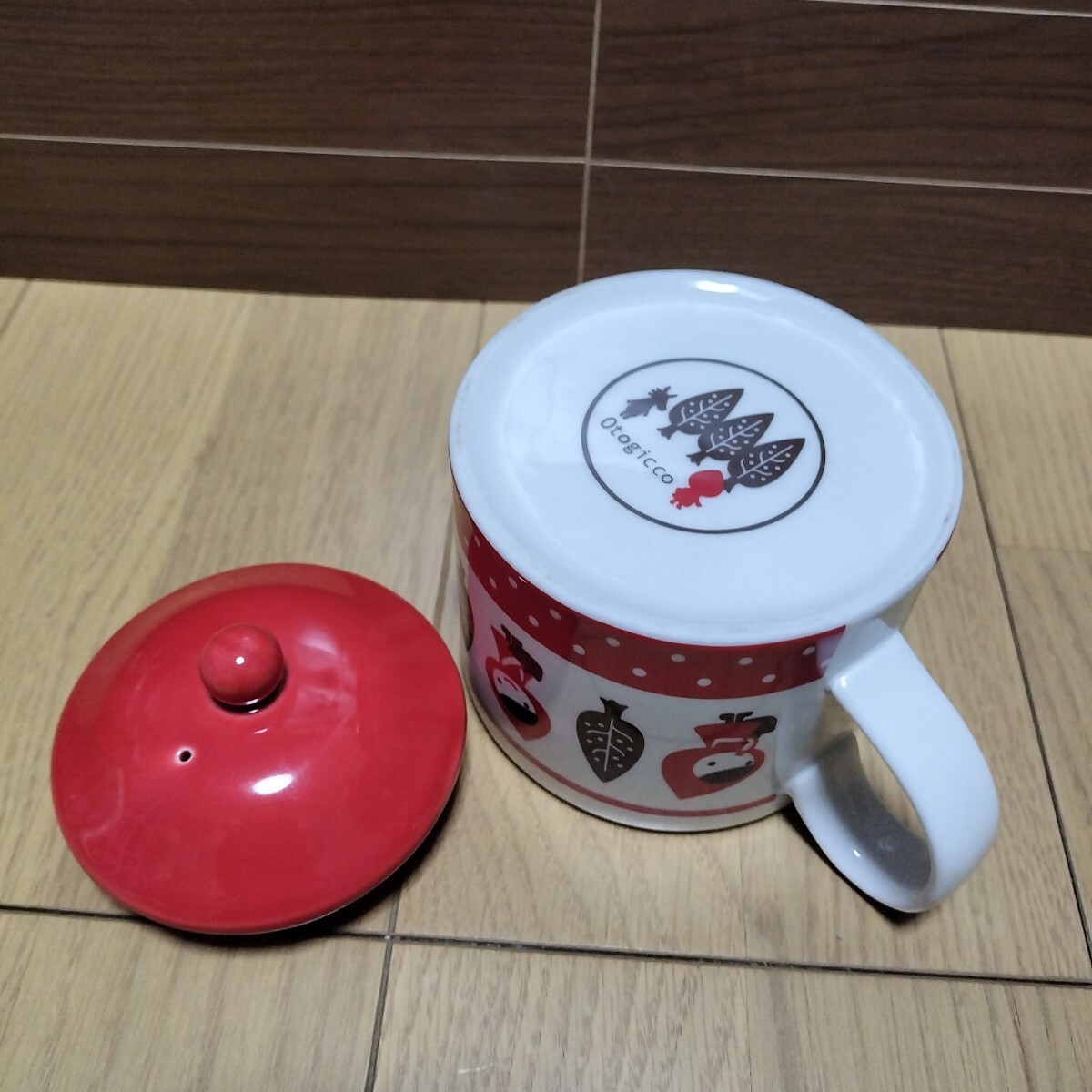 otogicco≪ティーポット 1個≫陶器製 オトギッコ 赤ずきん otogicco≪ティーポット 1個≫陶器製 オトギッコ 赤ずきん