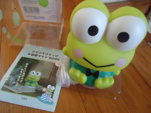 サンリオ　けろけろけろっぴ/けろっぴ/ケロッピ　お部屋ライトBOOK/照明/スタンド/ダイカット/マスコット:2024年製