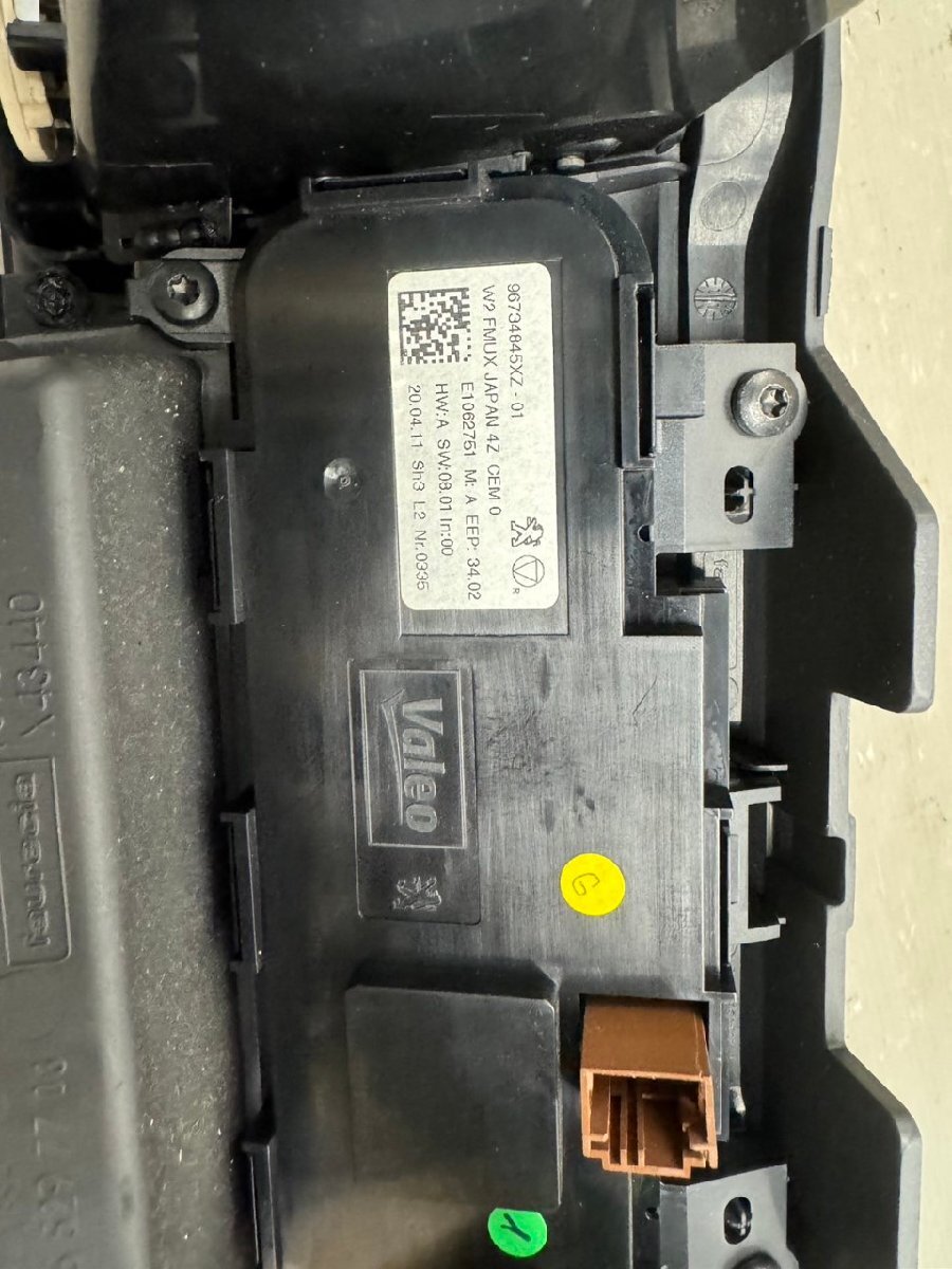 プジョー 508 SW ワゴン (W2W5F02 W2) 純正 破損無 動作保証 エアコンスイッチパネル エアコン吹出口 A/Cスイッチ p050457