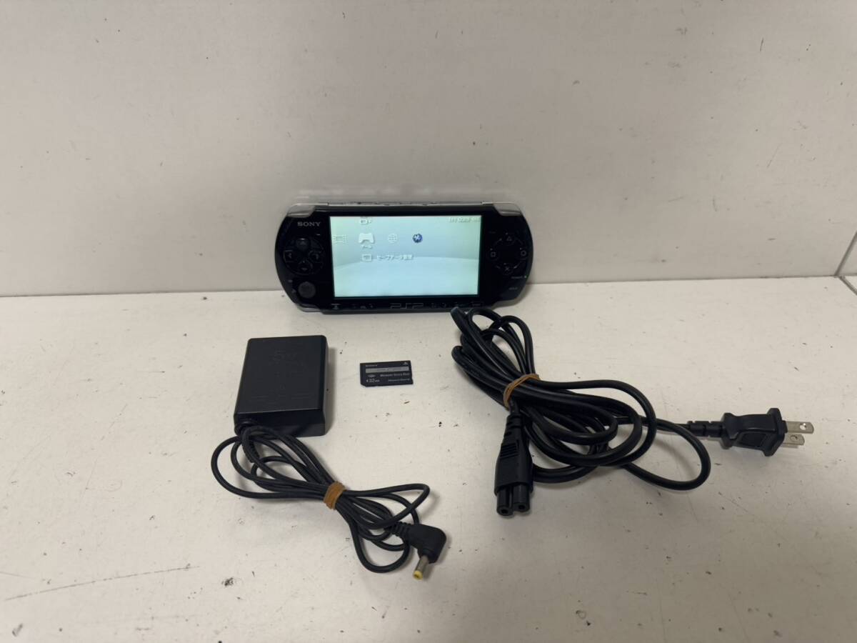 PSP-2000 プレイステーション・ポータブル 本体 すぐ遊べる PSP-2000 プレイステーション・ポータブル 本体 すぐ遊べる