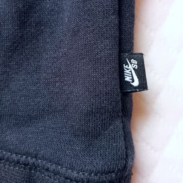 メンズ　NIKE SB　ナイキ　裏起毛パーカー　Mサイズ　黒　ブラック　プルオーバー